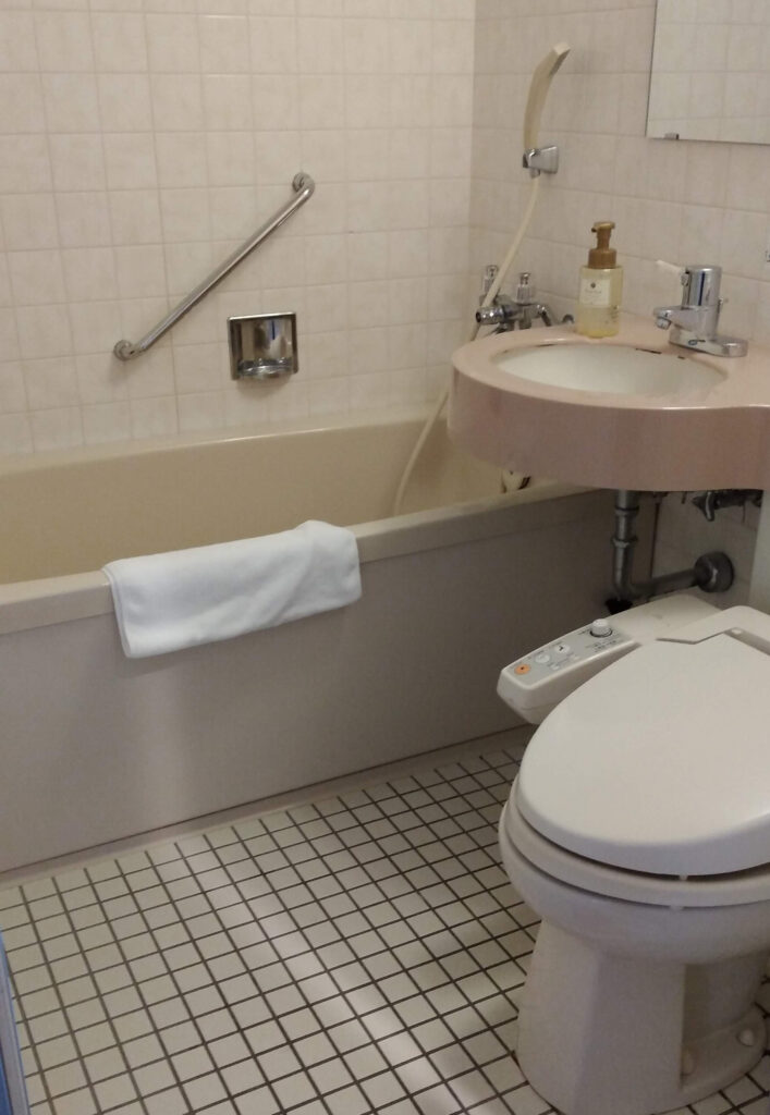 湯快リゾートホテル千畳の部屋のトイレ画像