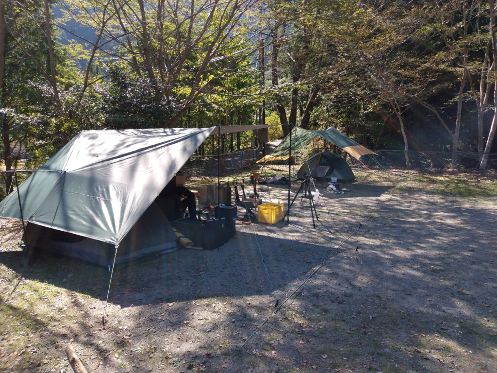 金剛緑地ファミリーキャンプ場のテントサイト画像