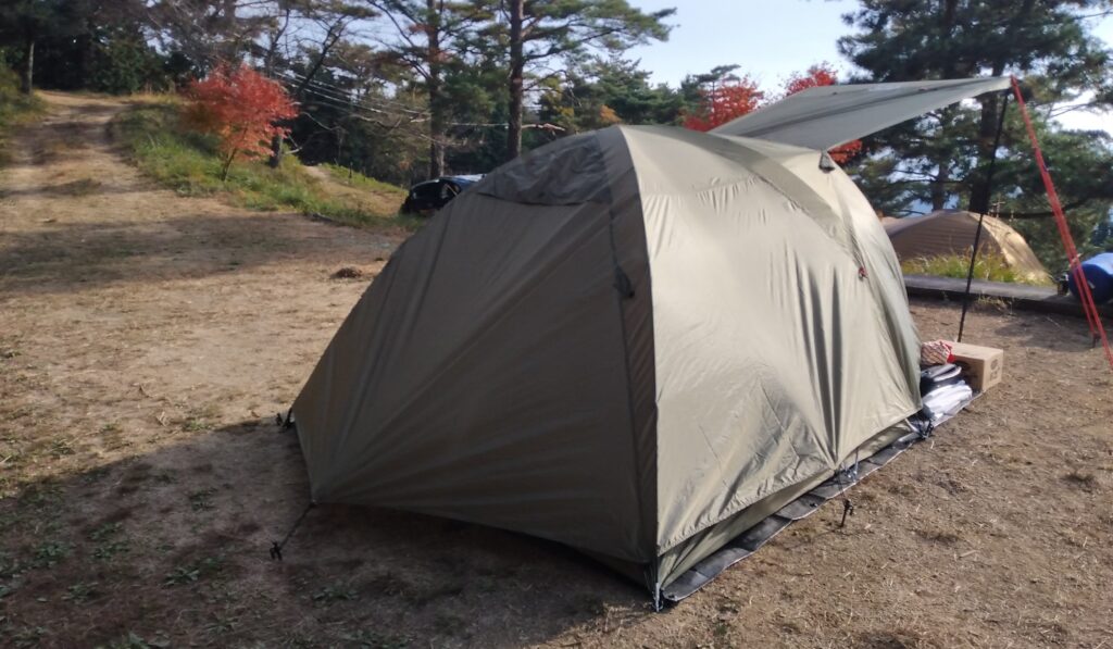 ハイランドパーク粉河キャンプ場に張ったテントの画像