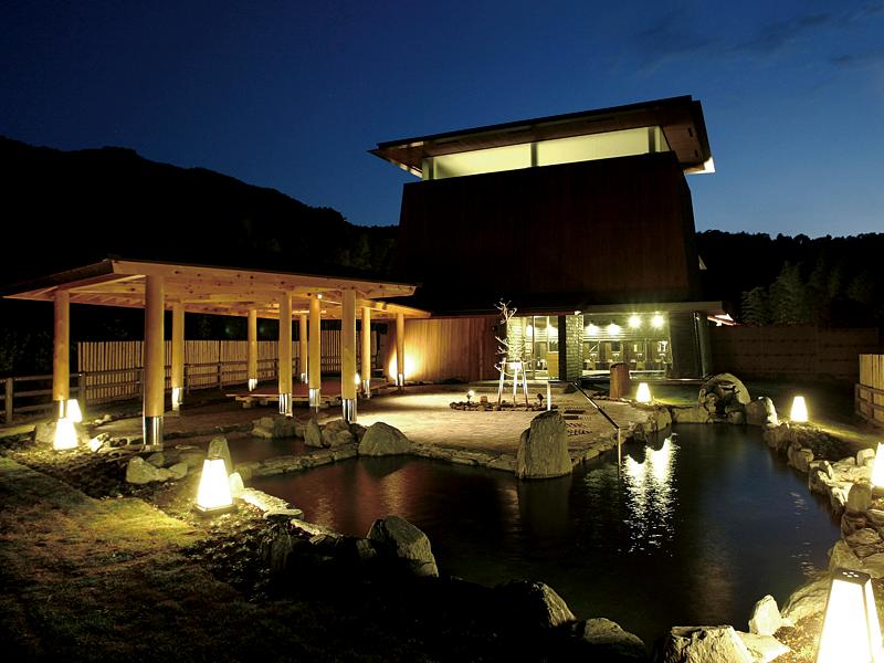 かなや明恵峡温泉の露天風呂夜の画像