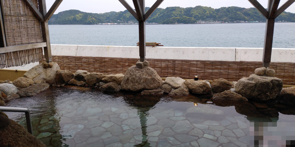 大江戸温泉物語南紀串本の温泉露天風呂の画像