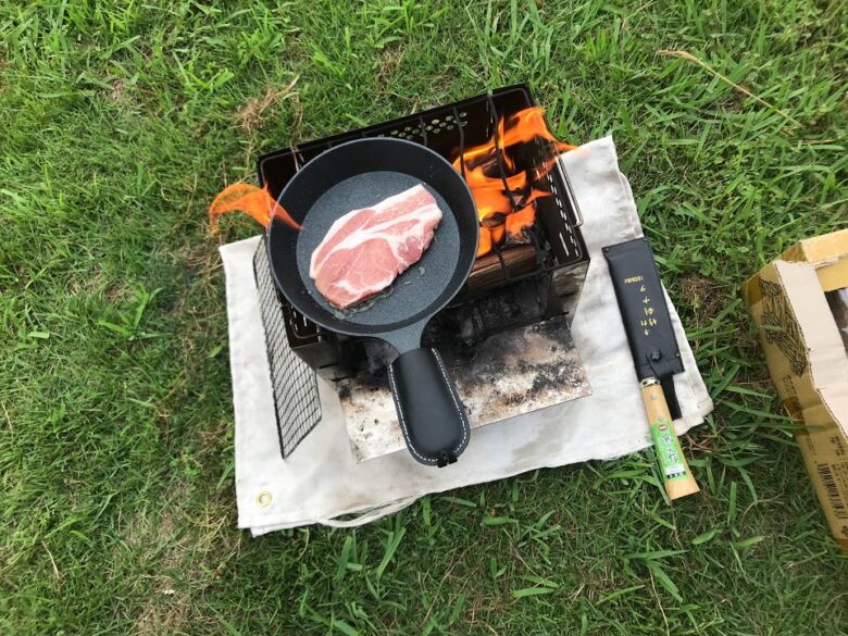 豚肉ステーキの調理画像